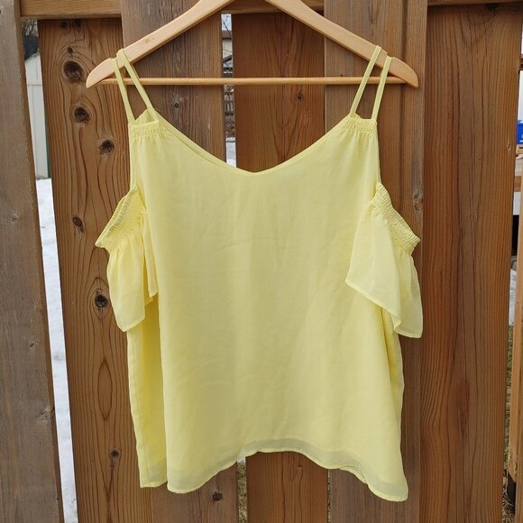 BEAUTIFUL Reitman's Yellow Cold Shoulder Blouse Large The Short Cut - Picture 1 of 5